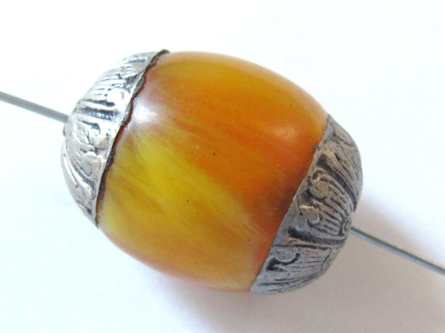 Large focal Tibetan copal resin capped beads - 1 bead - BD169