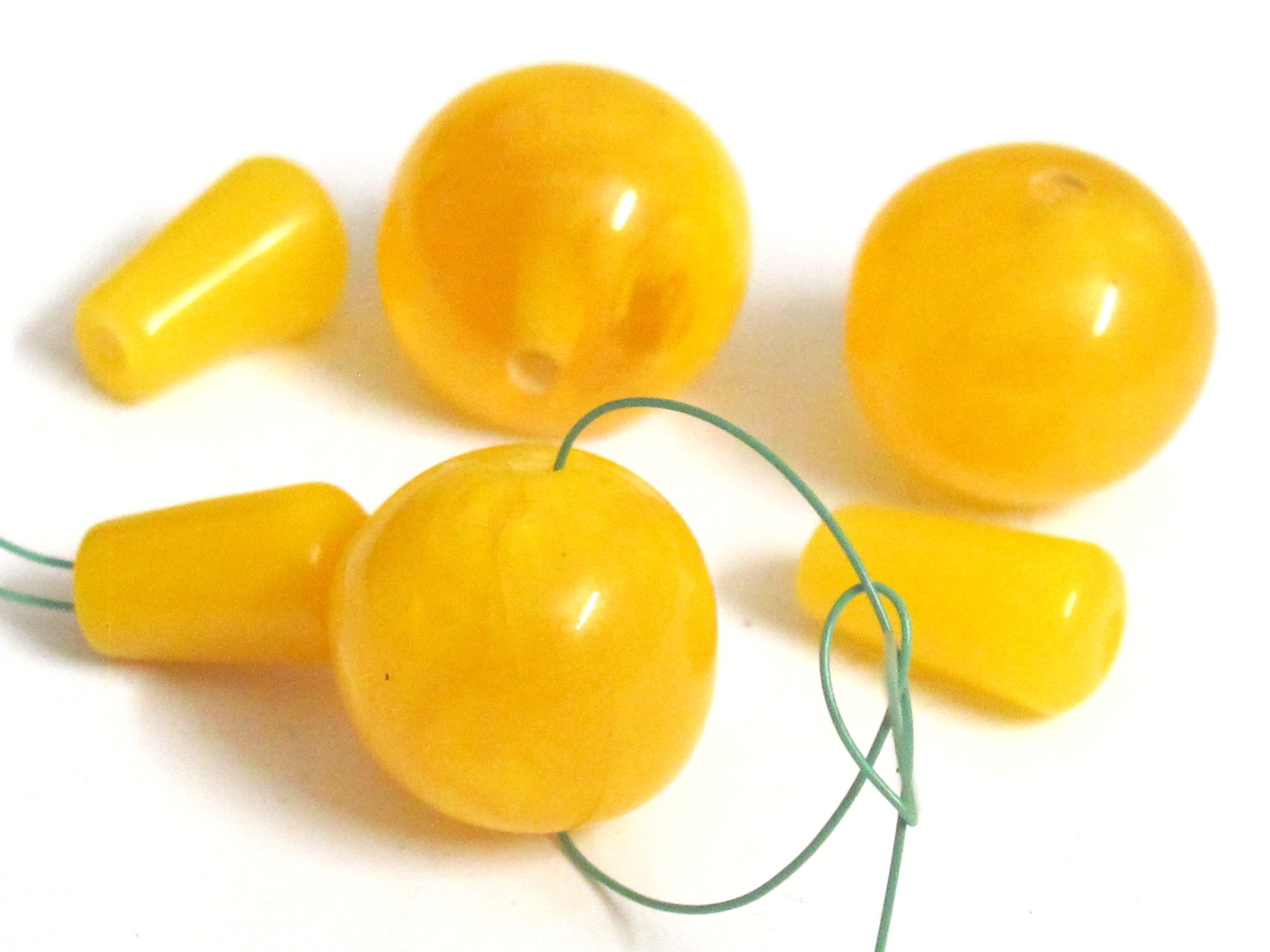 1 Guru Bead - 16 mm Tibetan yellow resin Guru bead with column bead T drilled bead t hole mala making bead Nepal - GB074