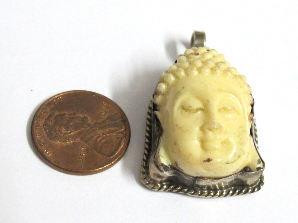 1 pendant - Tibetan Nepal resin Buddha face pendant with floral carving on other side-- PM485B