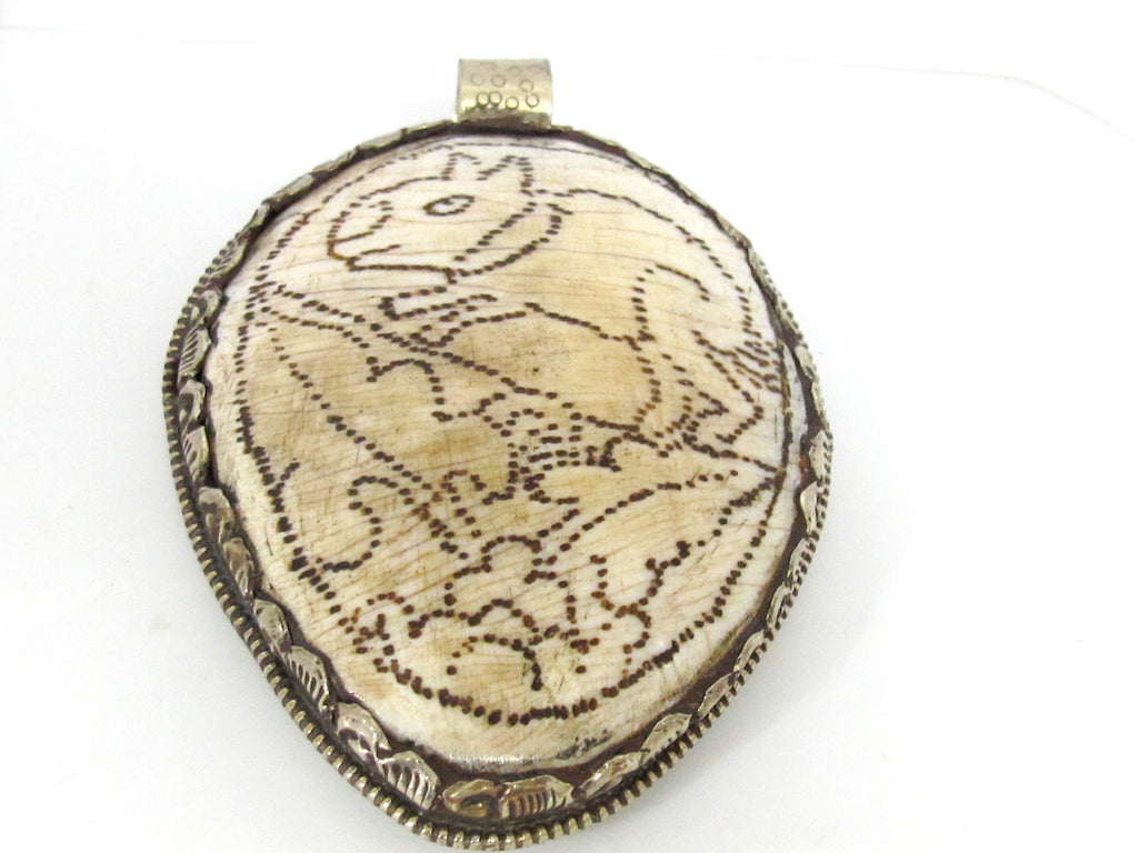 OOAK unique Ethnic Rustic large size naga conch shell hand carved tribal rabbit animal design pendant reverse side fish carving - PM406YA