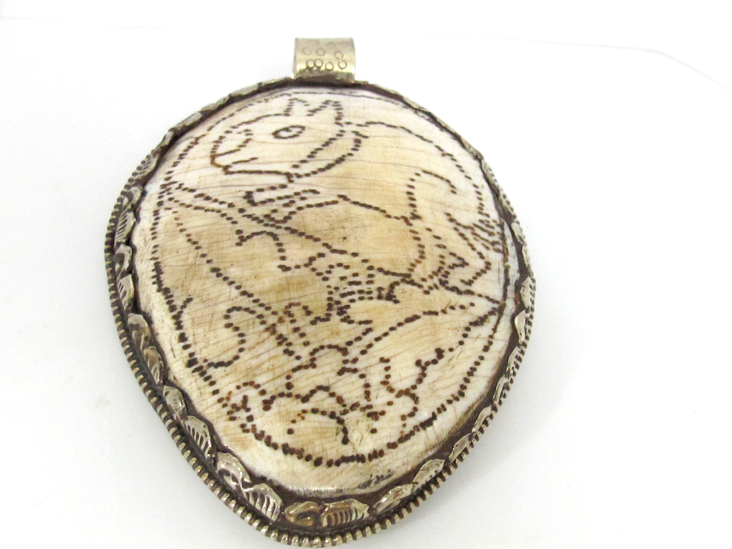 OOAK unique Ethnic Rustic large size naga conch shell hand carved tribal rabbit animal design pendant reverse side fish carving - PM406YA