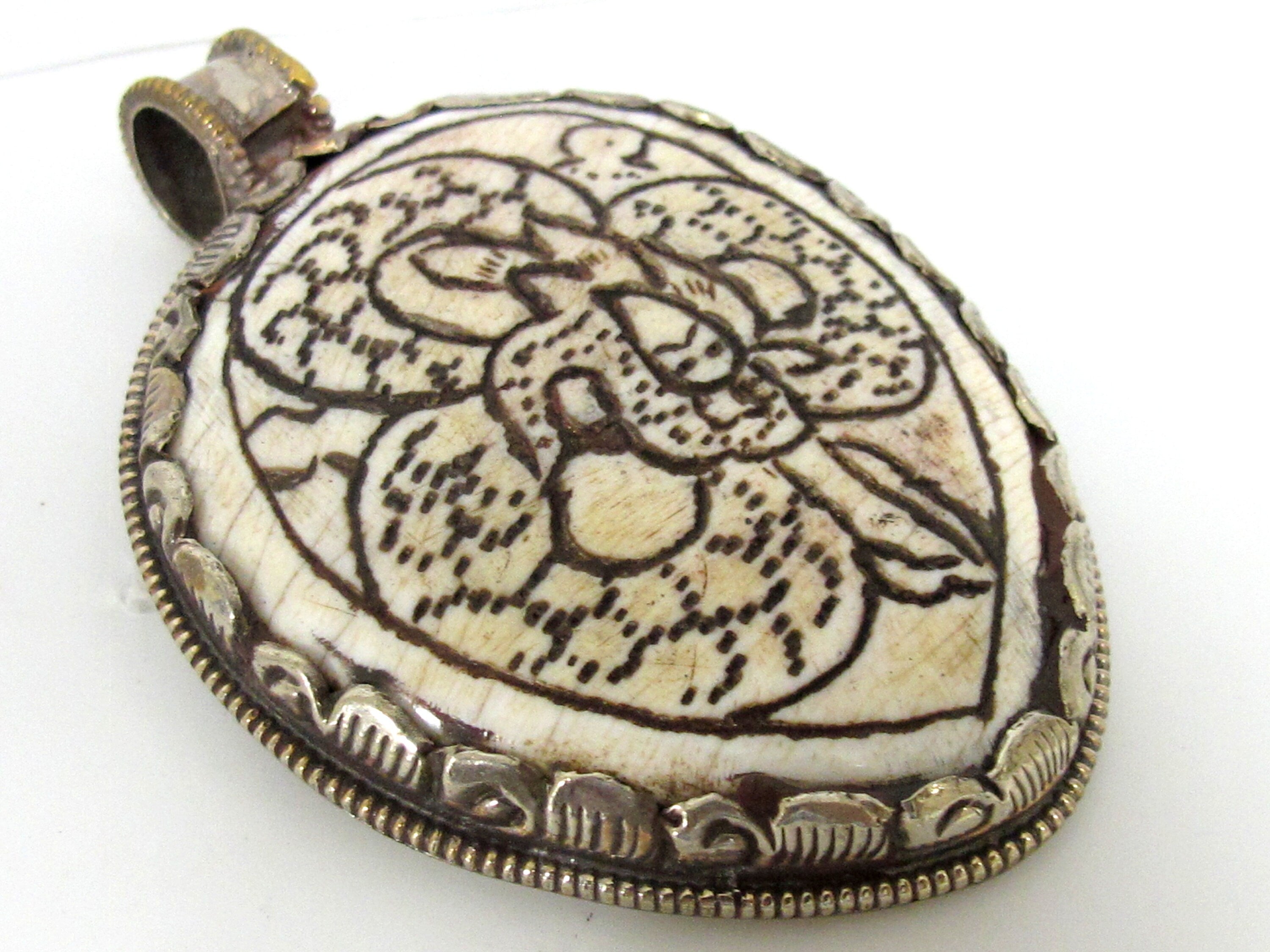 OOAK unique Tibetan dragon carved conch shell pendant Large heavy bold jewelry pendant with reverse side elephant design Nepal - PM406YD