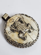 Tibetan animal frog design conch shell unique pendant with reverse side bee flower design - PM199C