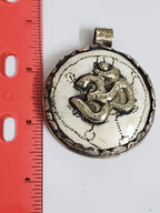 1 pendant - Ethnic tribal Tibetan om naga conch shell pendant Ohm Aum om mantra Nepal yoga meditation jewelry making - PM199D