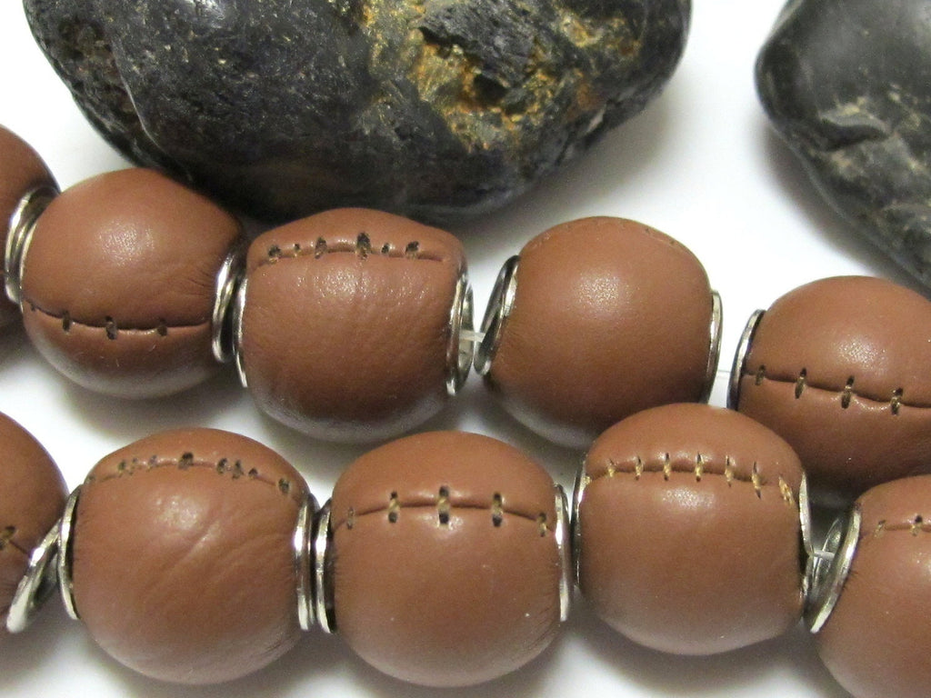 Cool look leatherette beads pair - Brown color - 2 beads - BD155