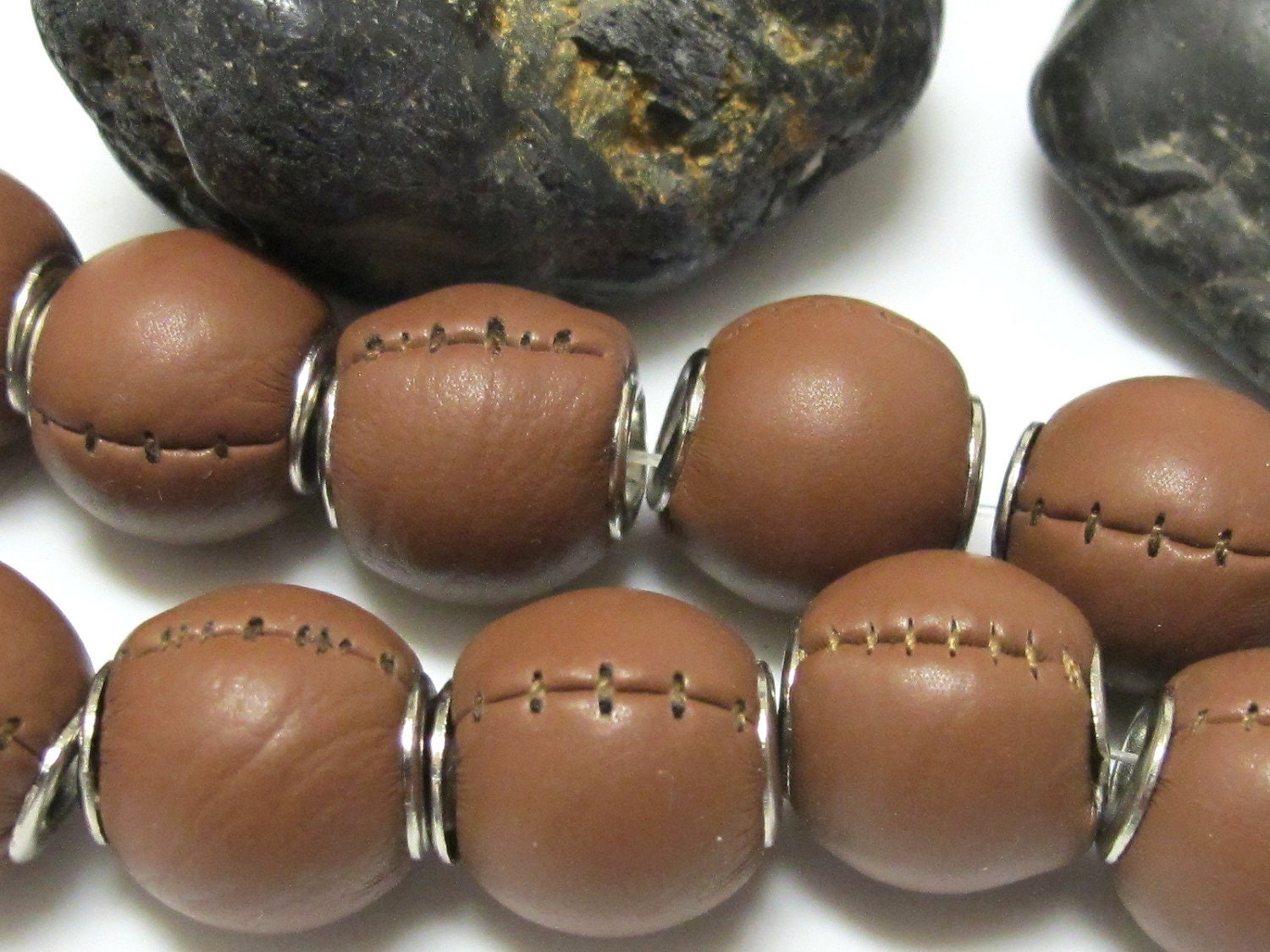 Cool look leatherette beads pair - Brown color - 2 beads - BD155