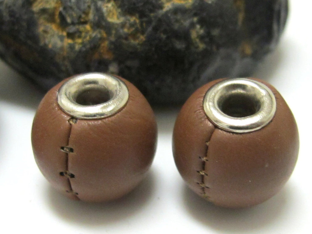 Cool look leatherette beads pair - Brown color - 2 beads - BD155