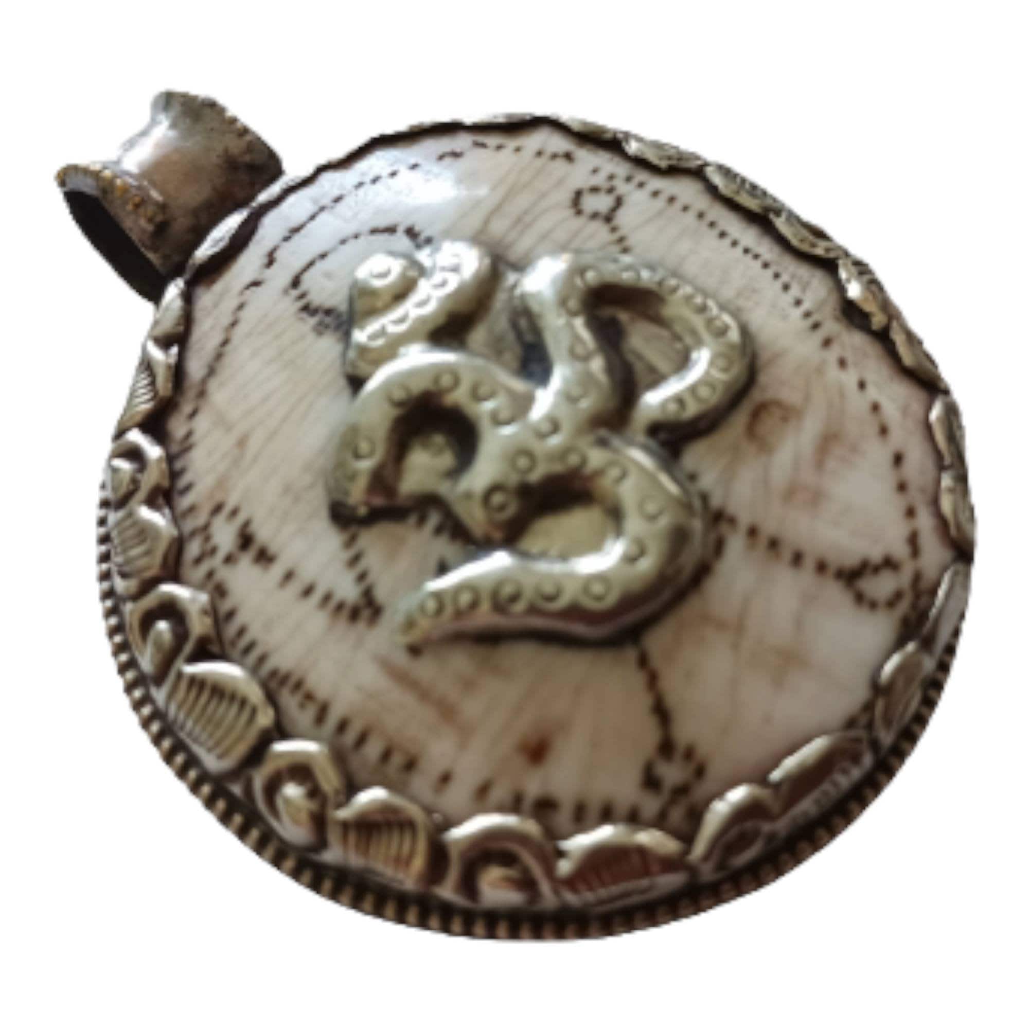 OOAK Tibetan Om pendant - Ethnic tribal Tibetan om naga conch shell pendant tribal figure carved reverse side frog design -Nepal PM409MB