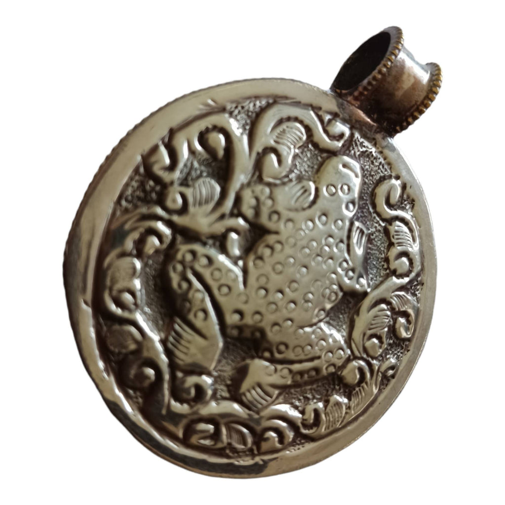 OOAK Tibetan Om pendant - Ethnic tribal Tibetan om naga conch shell pendant tribal figure carved reverse side frog design -Nepal PM409MB