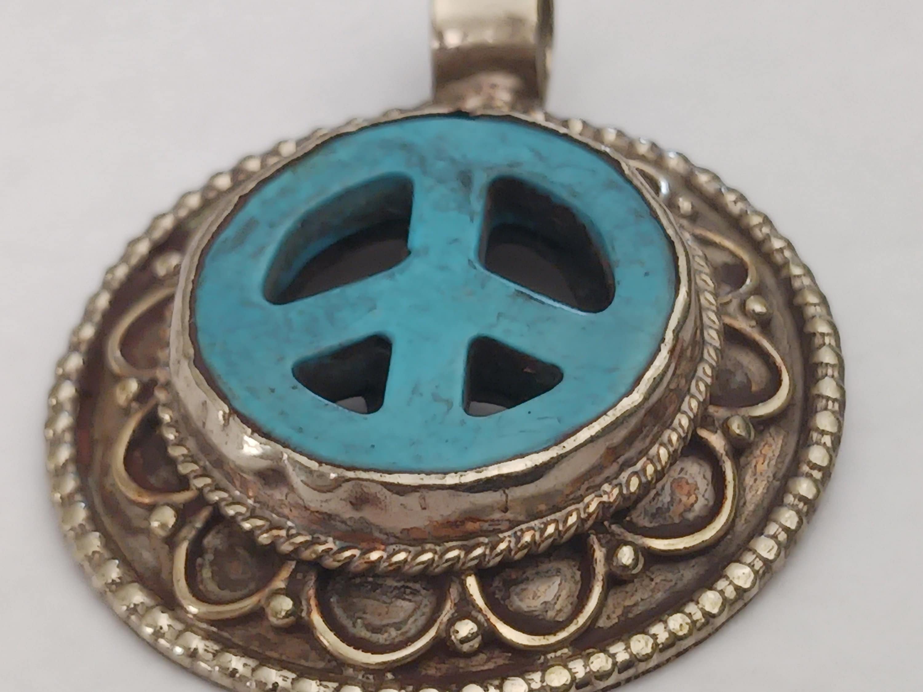 1 pendant - Beautiful round oval disc shape ethnic retro peace symbol Tibetan pendant blue - PM470A