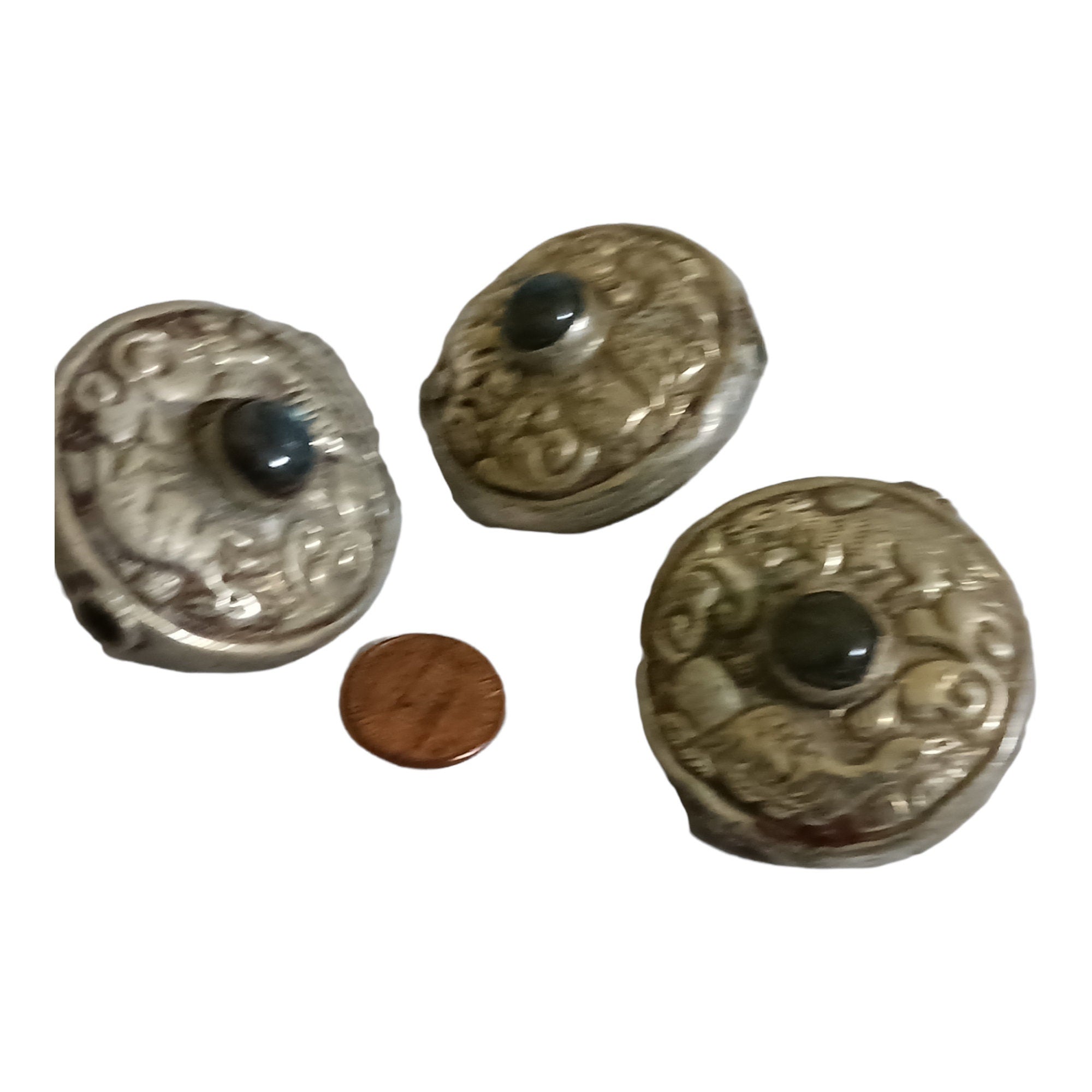 1 Bead - Reversible large Tibetan silver repousse Bead with labradorite inlay on both sides - BD669H