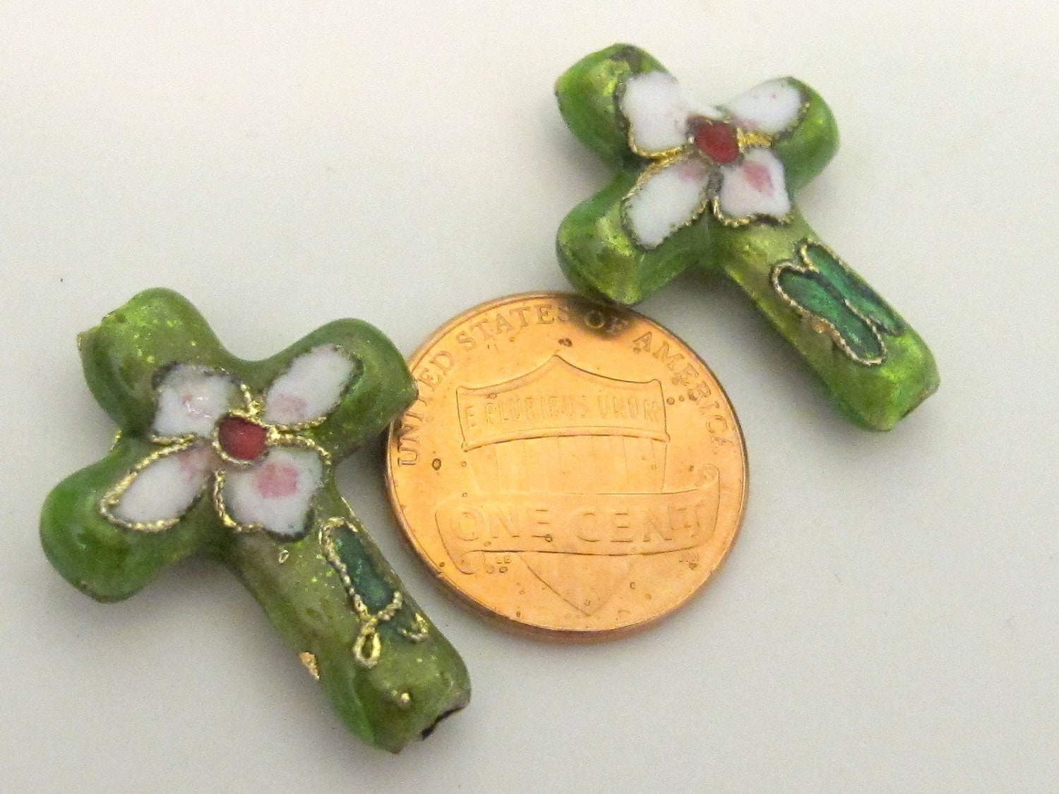 2 pieces - Green cloissone cross beads - BD175B