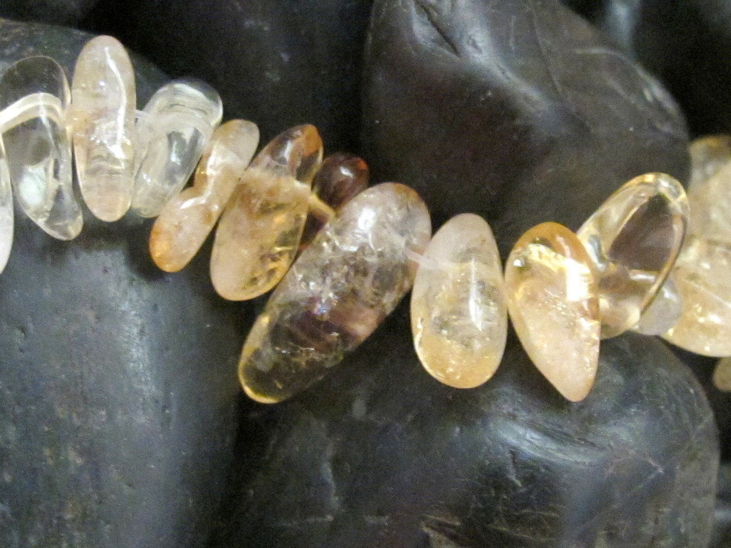 1 full strand of Citrine Lemon quartz beads stock nugget shape - GM007