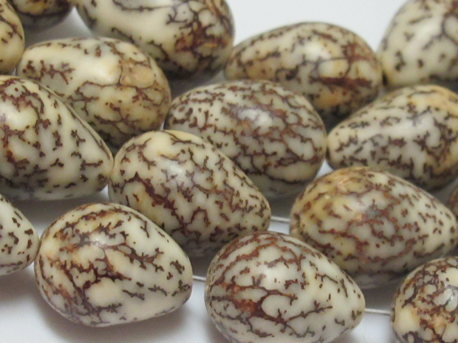 10 Beads-Natural salwag teardrop shape seed beads - NB004A