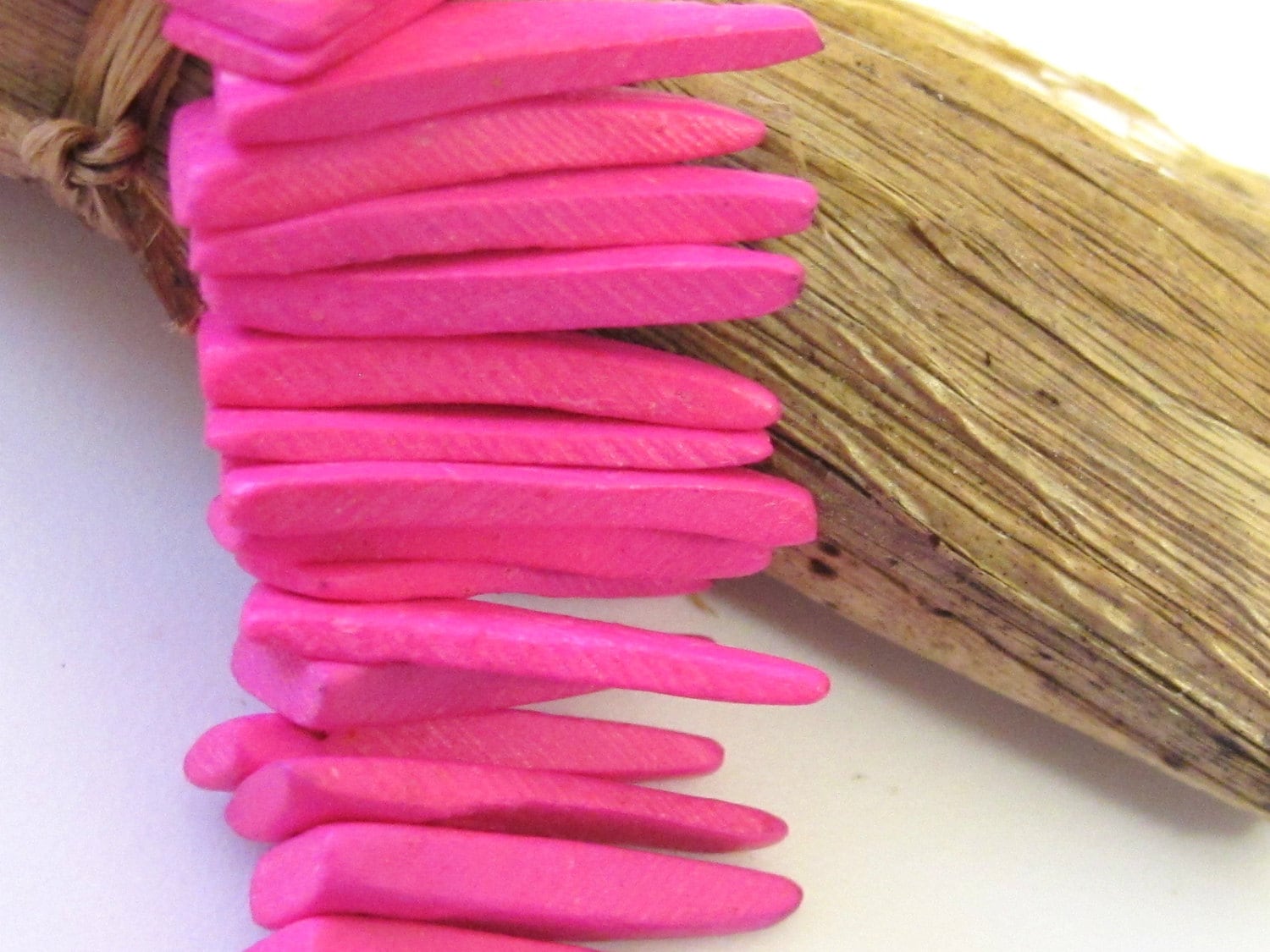 25 STICKS - Pink coconut bead sticks - NB001