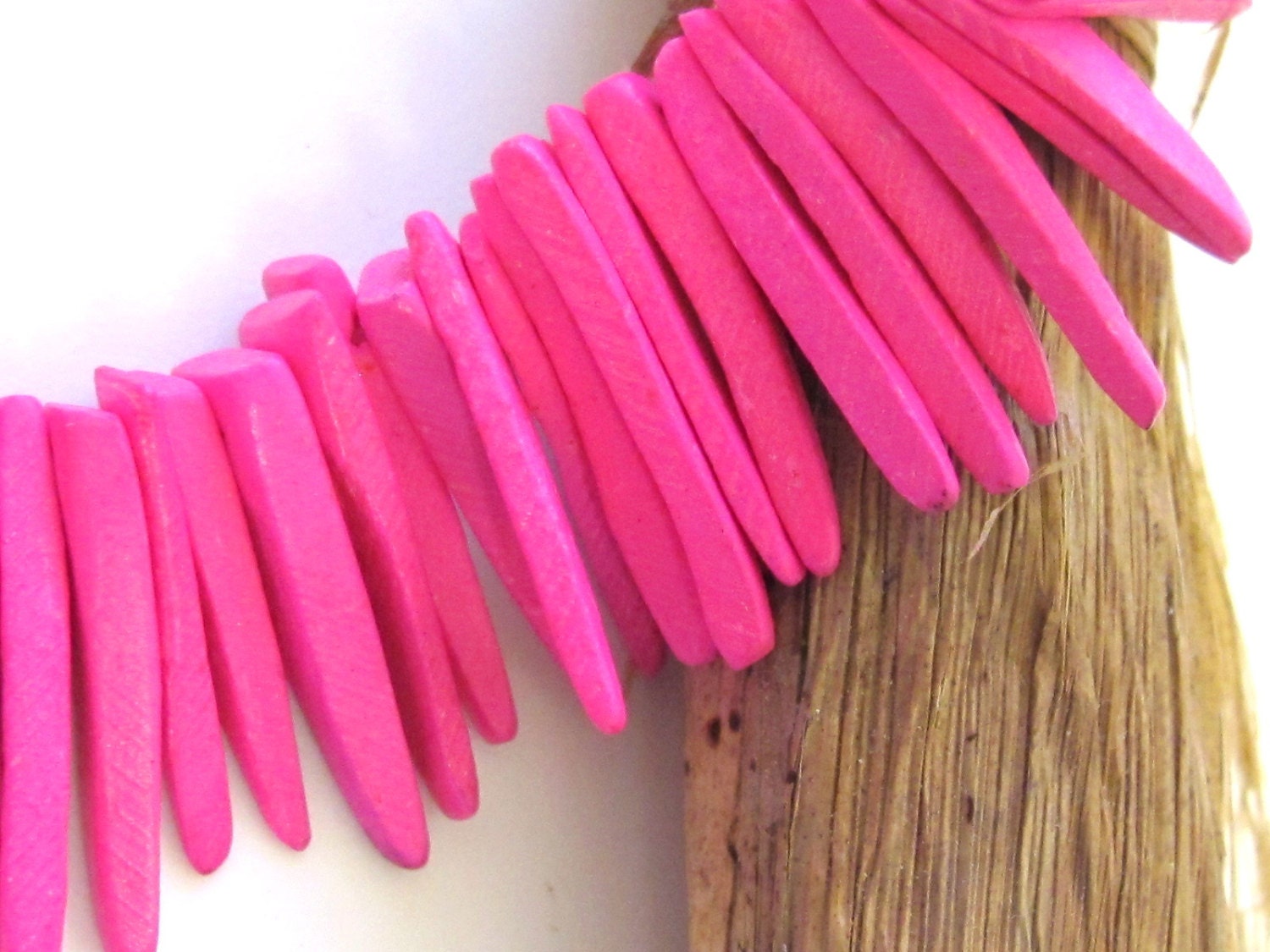 25 STICKS - Pink coconut bead sticks - NB001