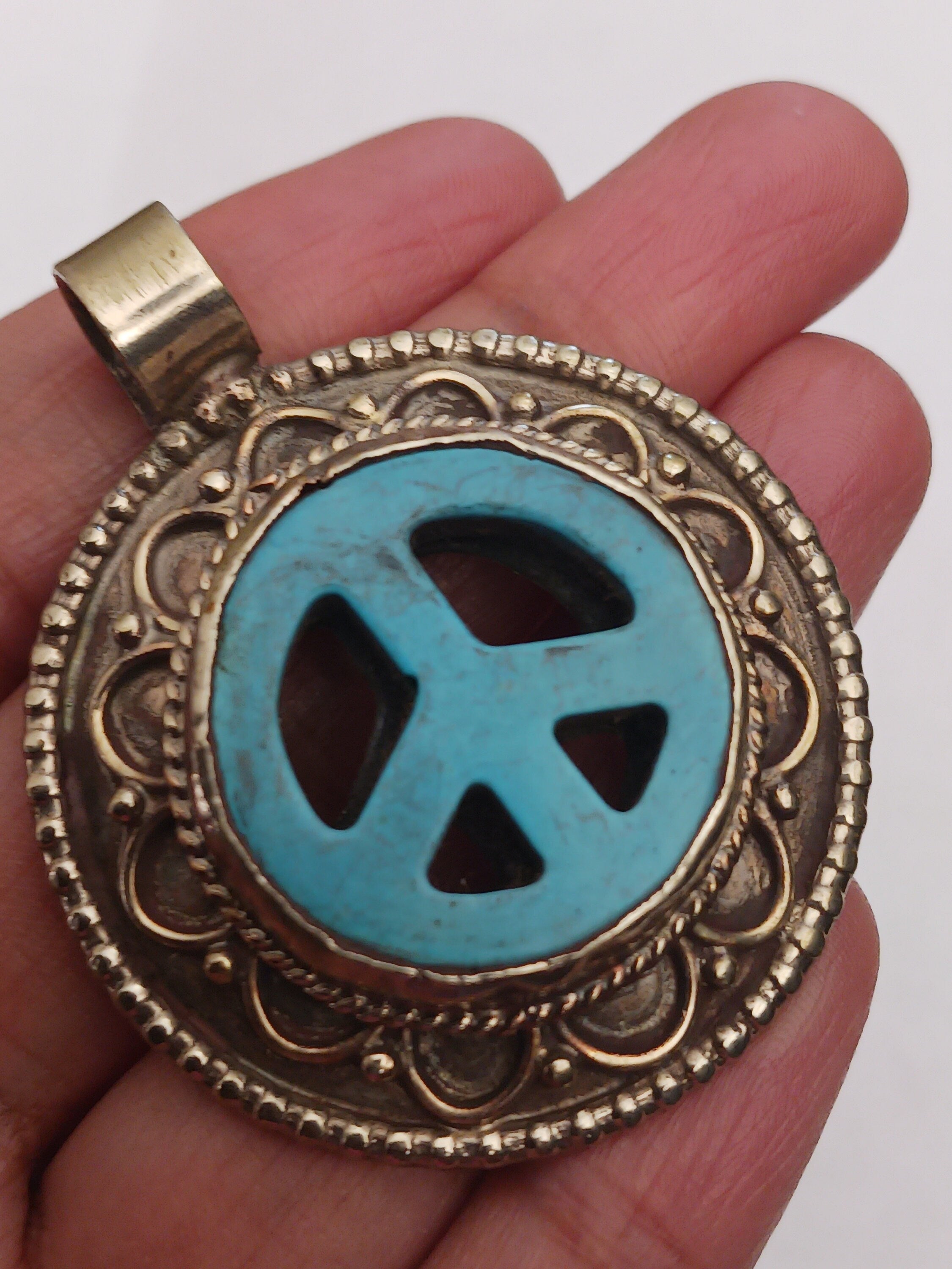 1 pendant - Beautiful round oval disc shape ethnic retro peace symbol Tibetan pendant blue - PM470A