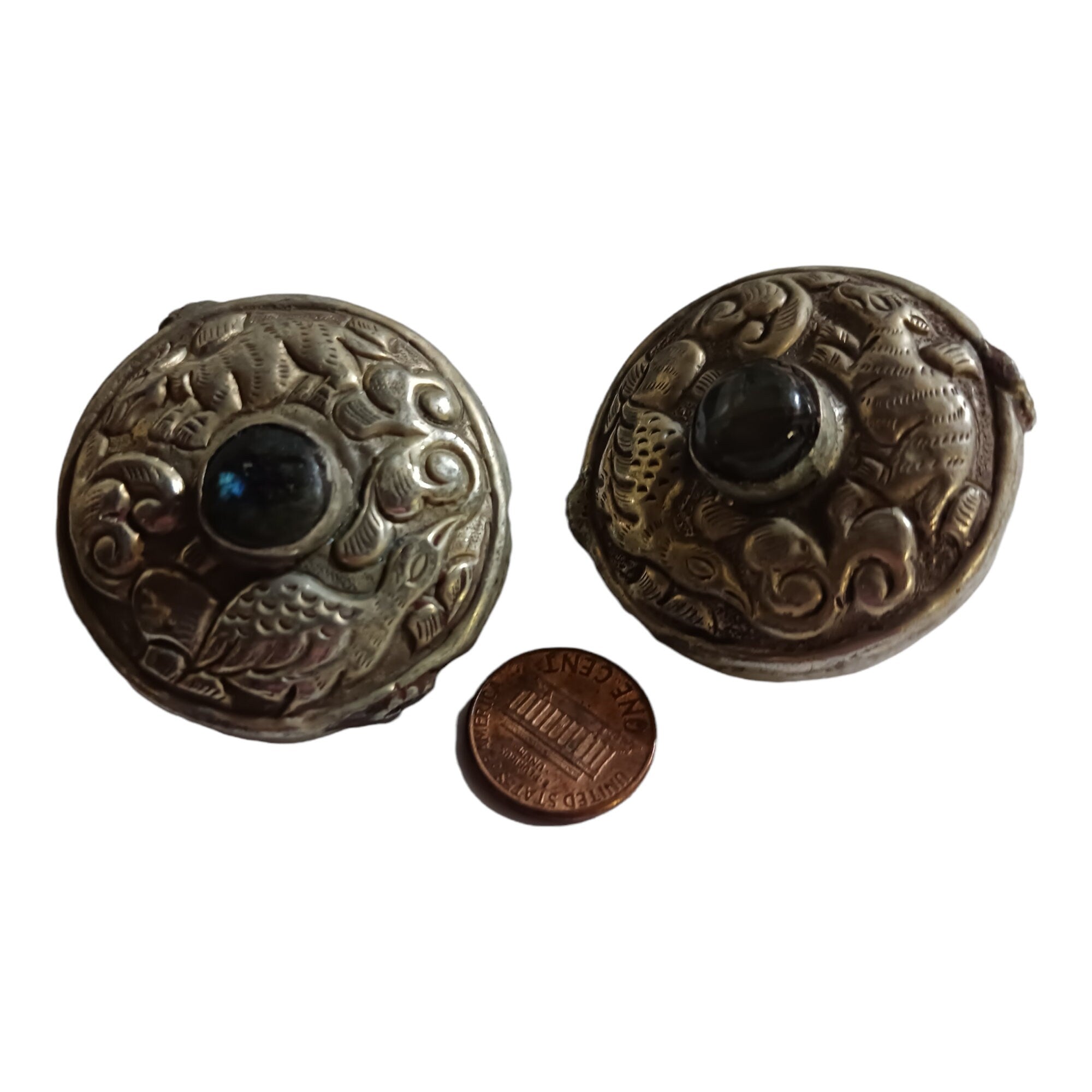 1 Bead - Reversible large Tibetan silver repousse Bead with labradorite inlay on both sides - BD669H