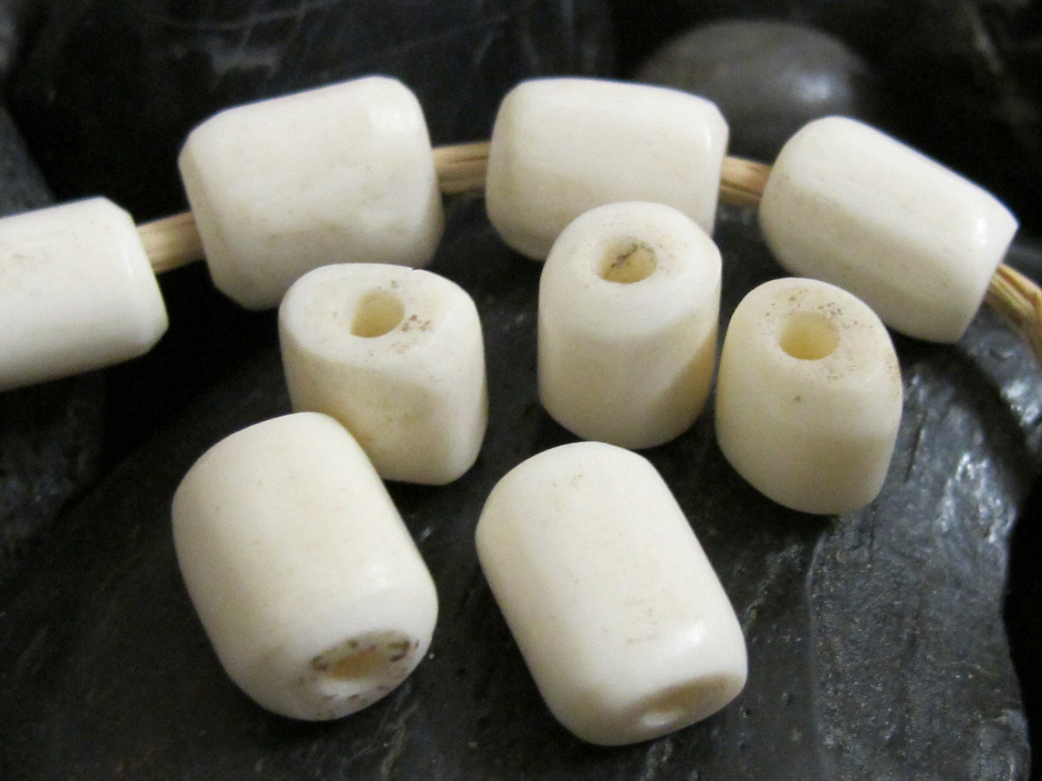 8 Beads - old barrel shape cream color bone beads - BD226