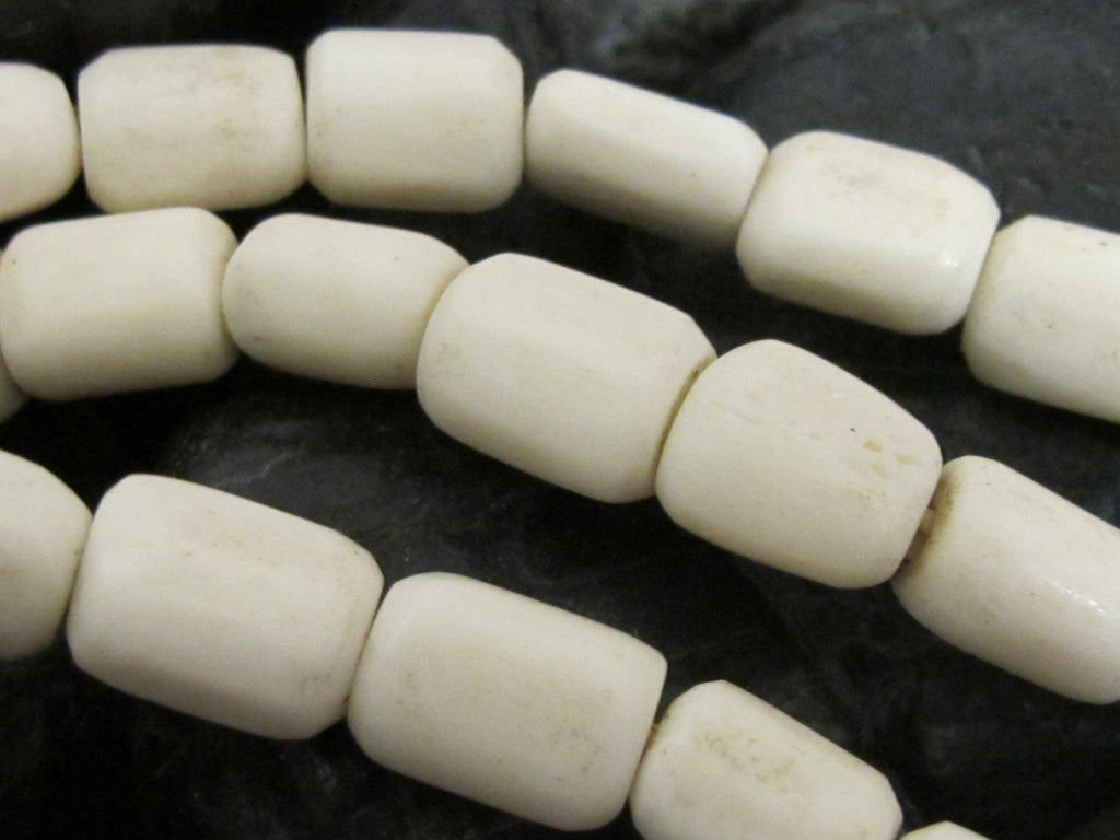 8 Beads - old barrel shape cream color bone beads - BD226