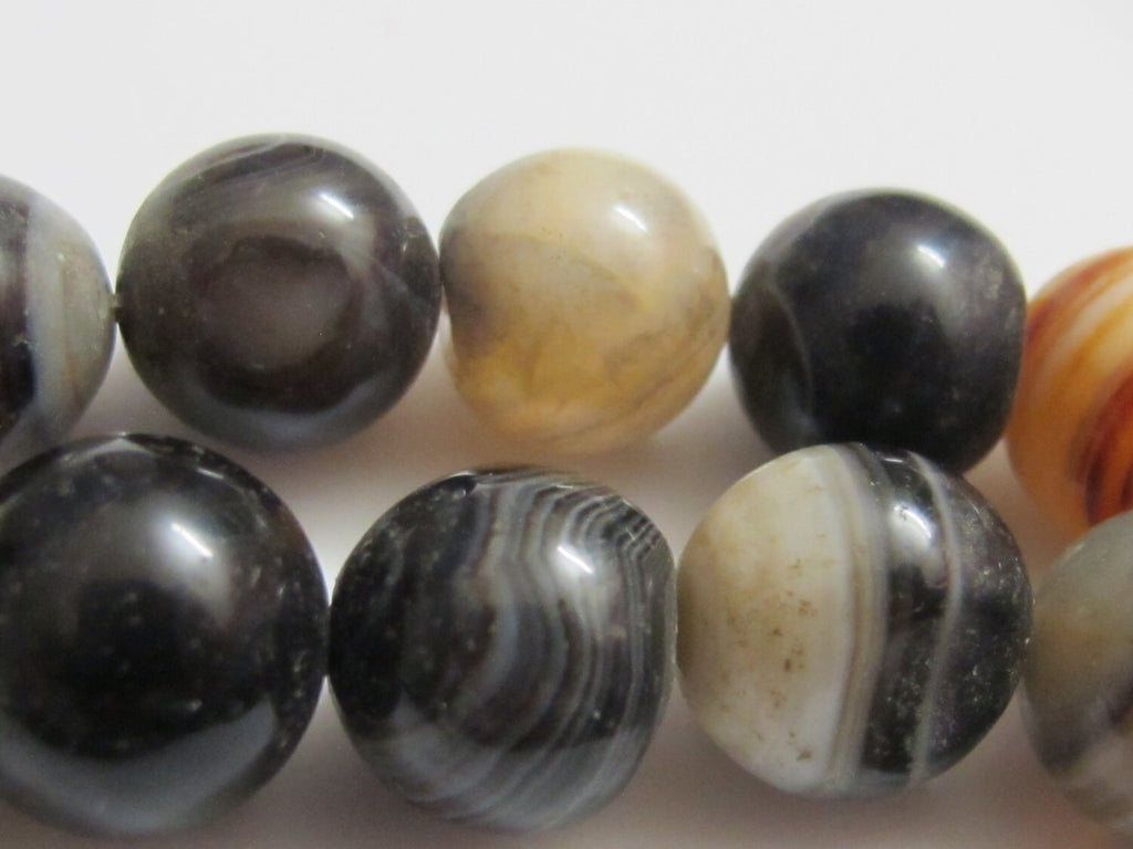 Vintage Tibetan Banded Agate beads - 2 beads - GM028