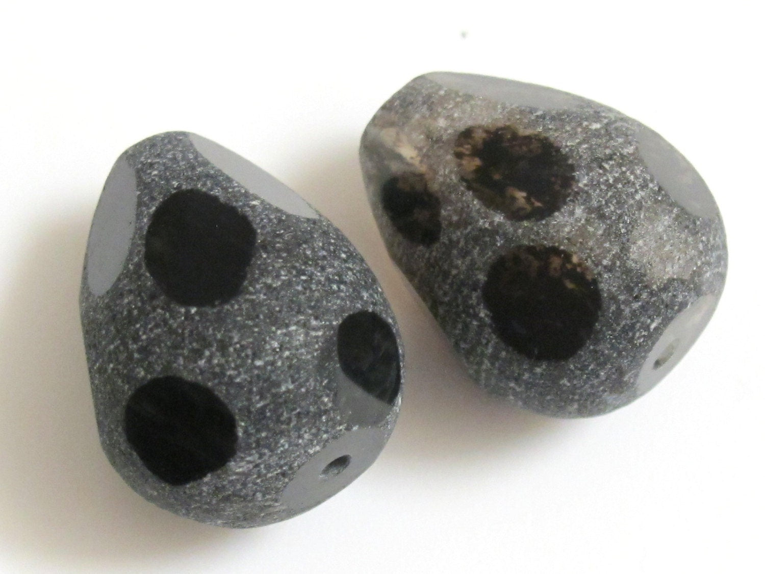 Unique Black onyx Agate tear drop faceted beads - 1 bead - GM036