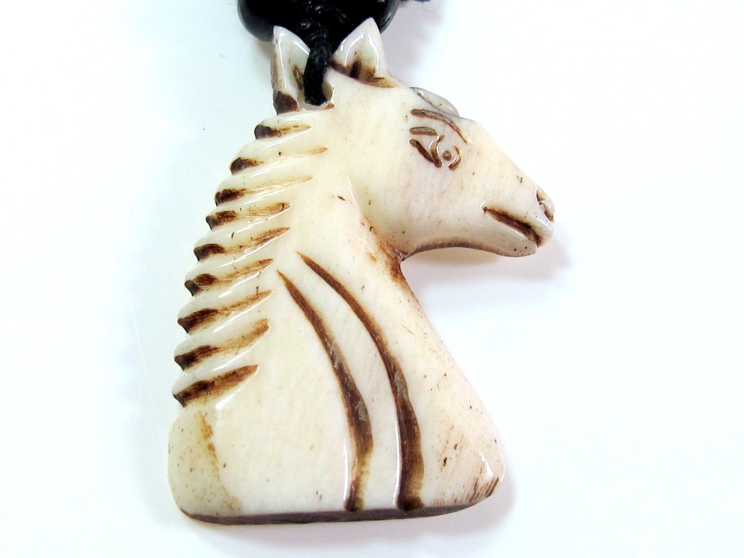Carved horse head shape bone pendant - PB021