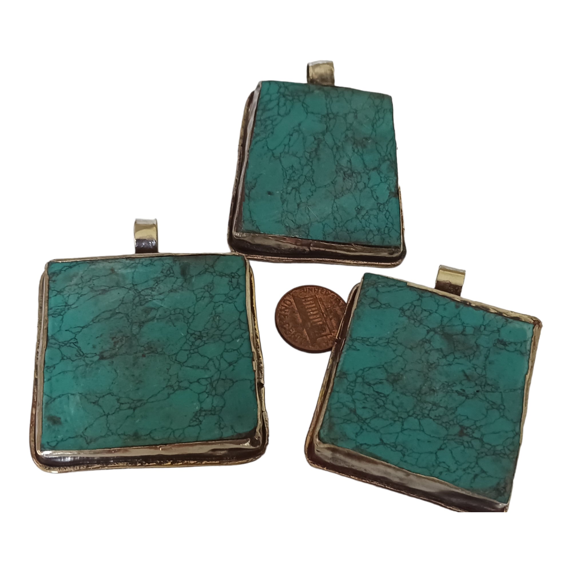 1 Pendant - Reversible Tibetan turquoise gemstone pendant with floral design on reverse side Nepal - PM622K