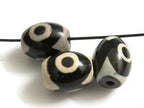 Tibetan etched agate dzi bead - GM043 - 1 bead