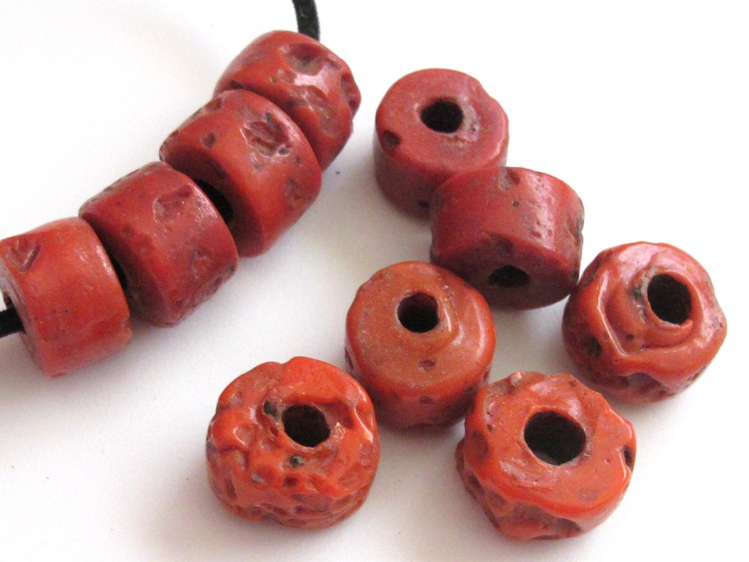 4 Beads - Nepal beads Thick large rondelle large nepalese sherpa coral glass beads - BD253A
