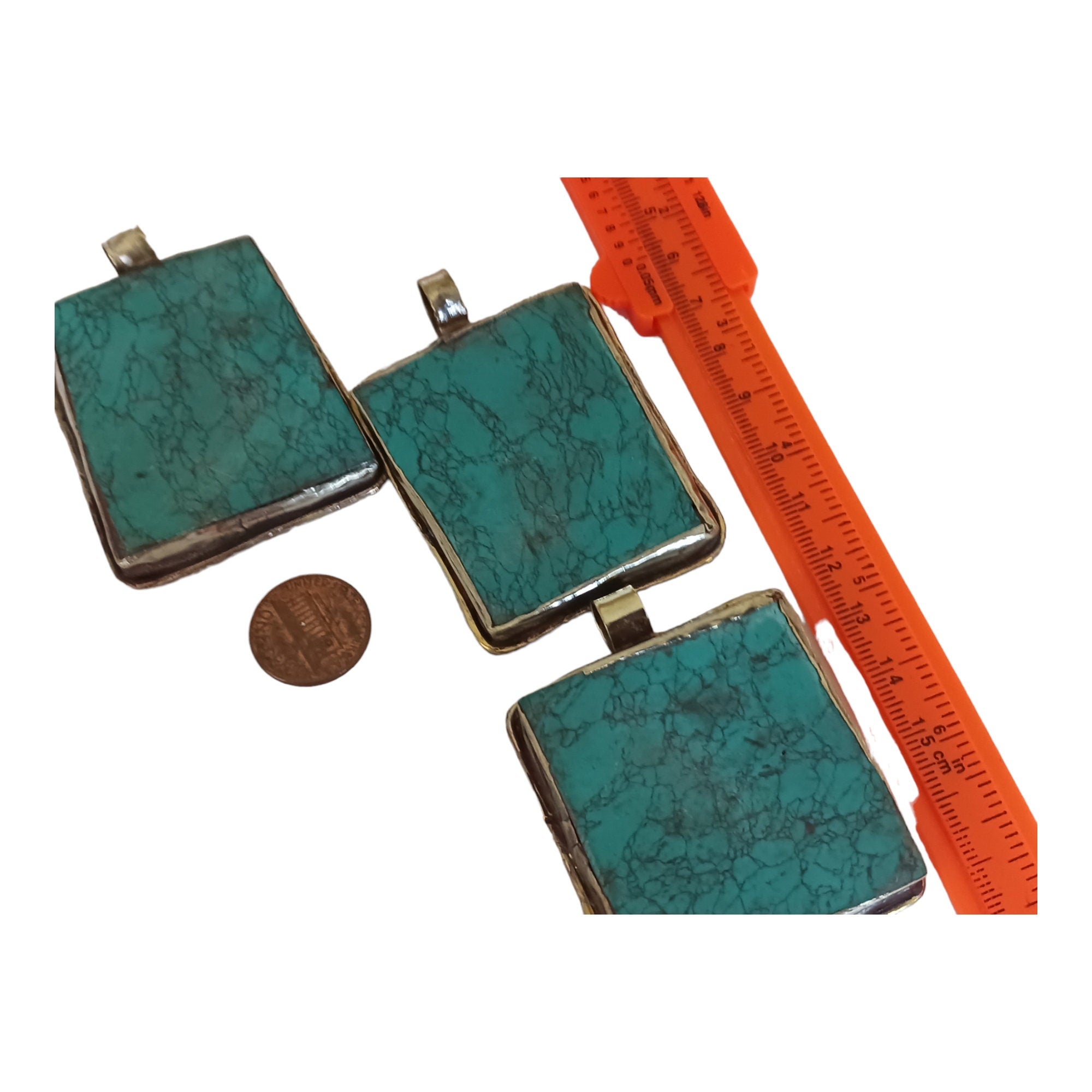 1 Pendant - Reversible Tibetan turquoise gemstone pendant with floral design on reverse side Nepal - PM622K