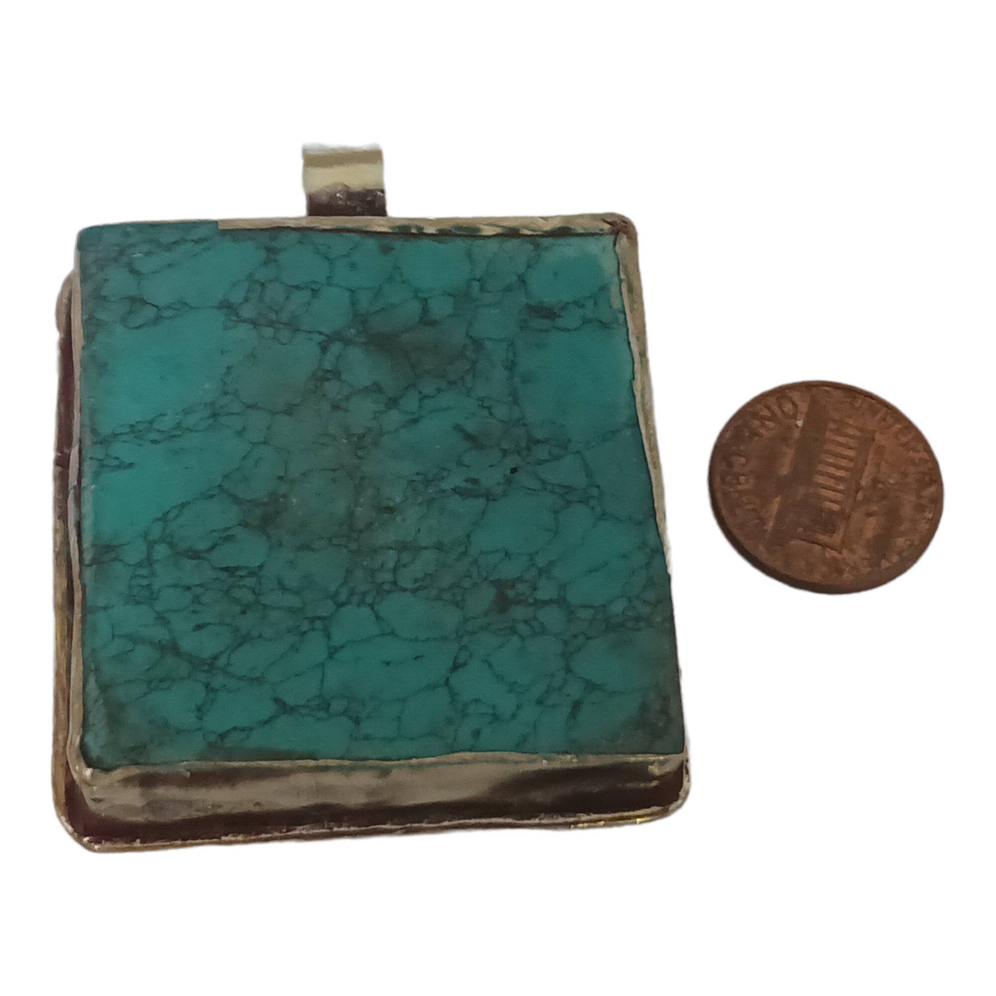 1 Pendant - Reversible Tibetan turquoise gemstone pendant with floral design on reverse side Nepal - PM622K