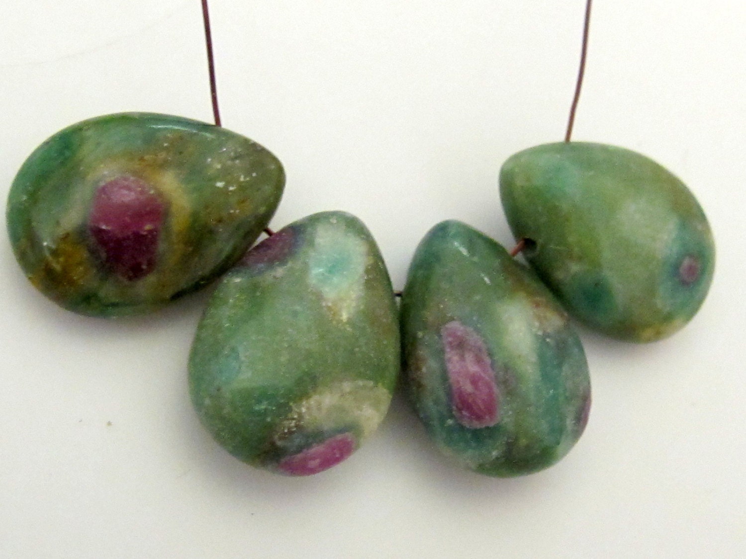 Ruby Zoisite gemstone drop beads - 2 beads - GM063