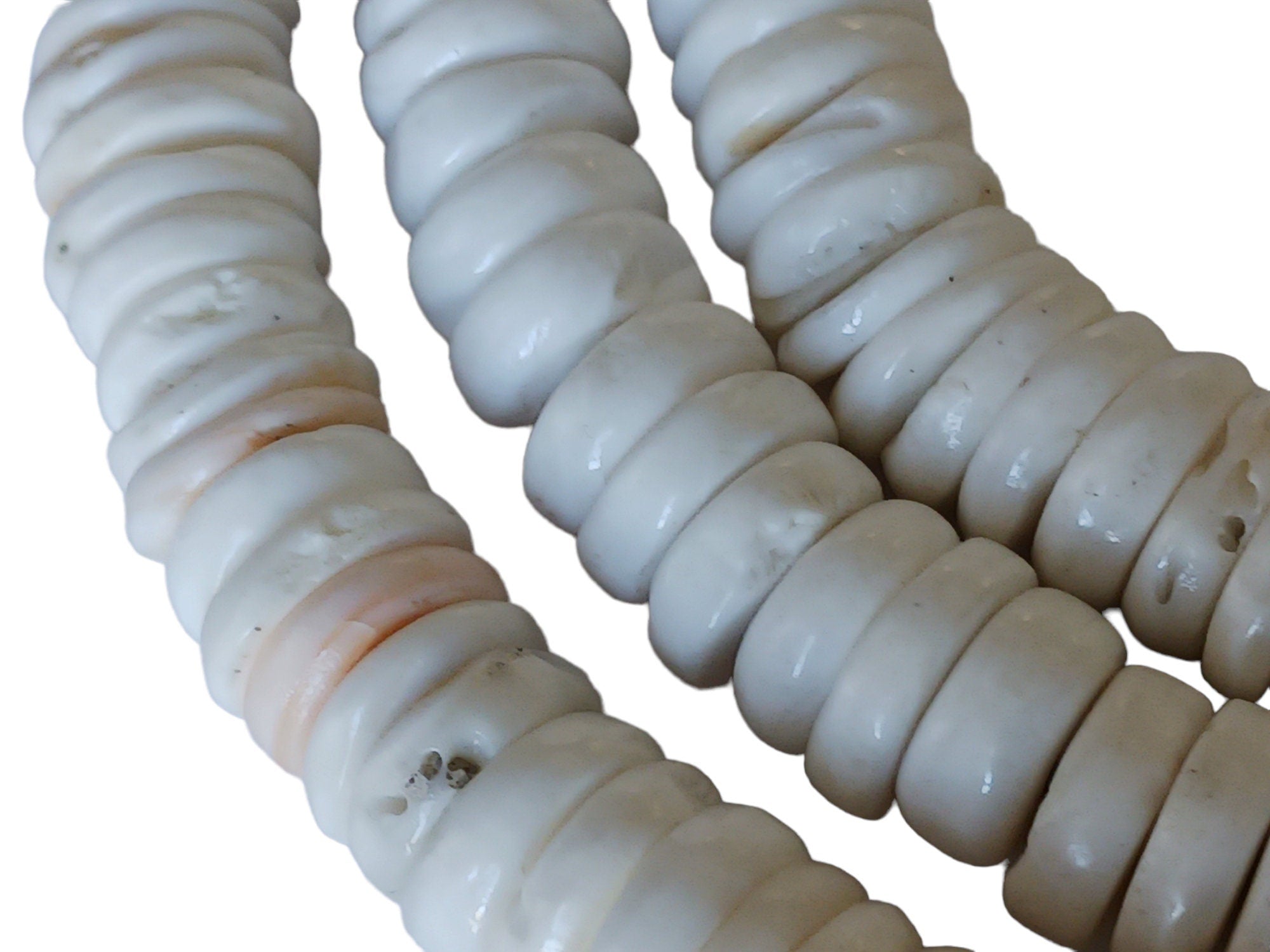 10 Beads - Tibetan Nepal Ethnic Naga conch shell flat disc beads 15-16 mm size - CH080