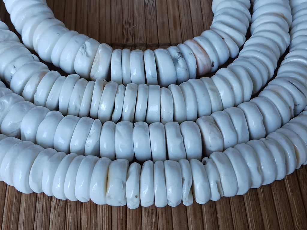 10 Beads - Tibetan Nepal Ethnic Naga conch shell flat disc beads 15-16 mm size - CH080