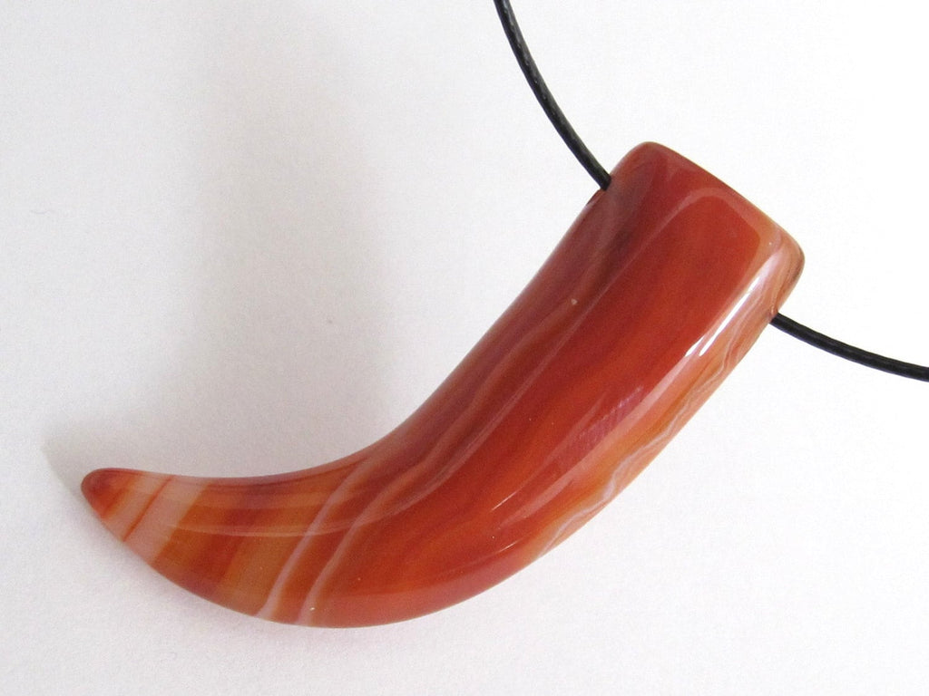 Carnelian banded agate gemstone horn tusk pendant - GM081