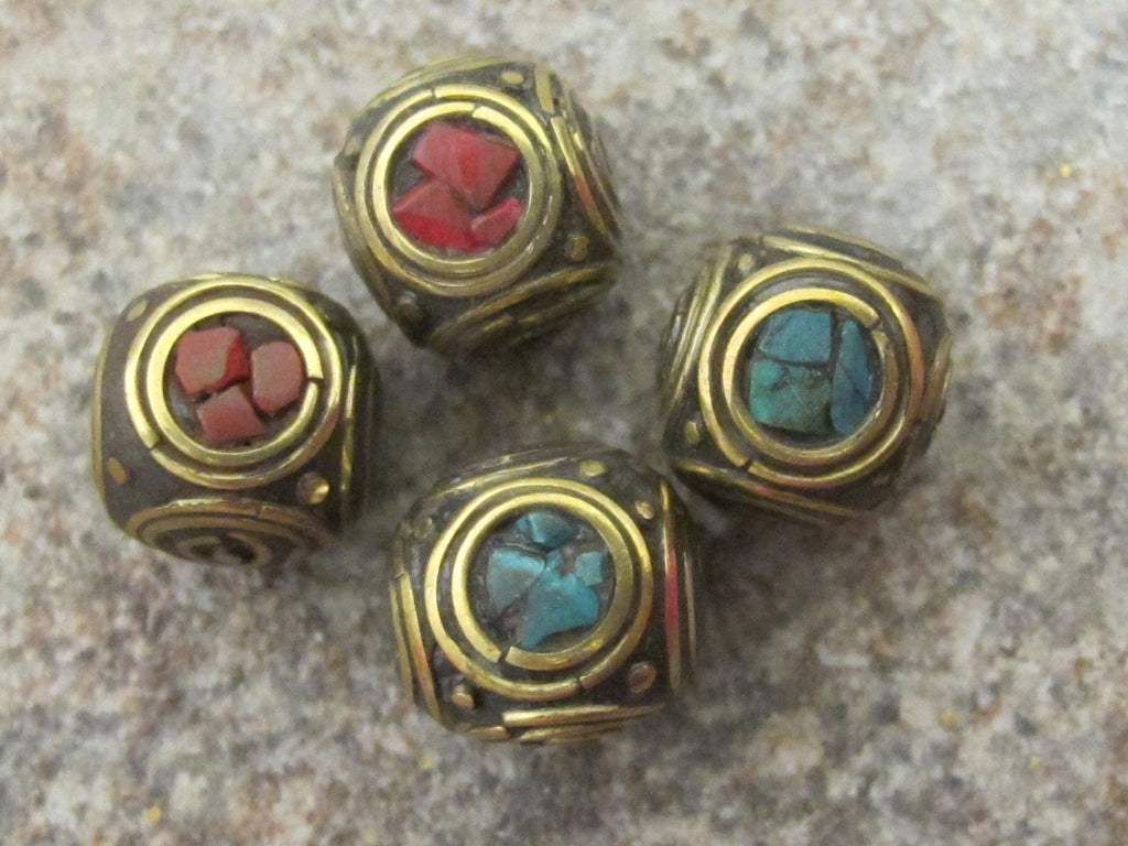 4 pieces - Beautiful cuboid nepal brass beads - BD068K