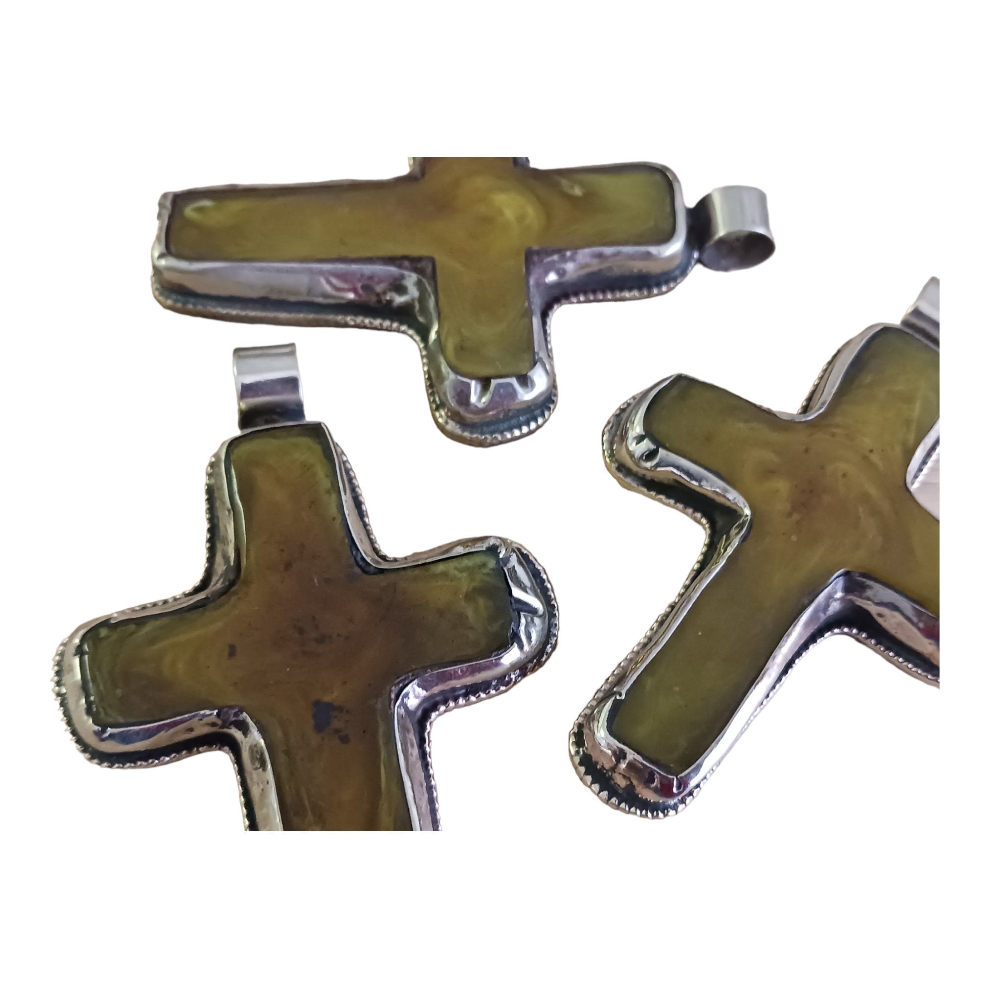 1 Pendant - Tibetan antiqued silver color finished inlaid resin cross pendant with floral design on back from Nepal - PM415B