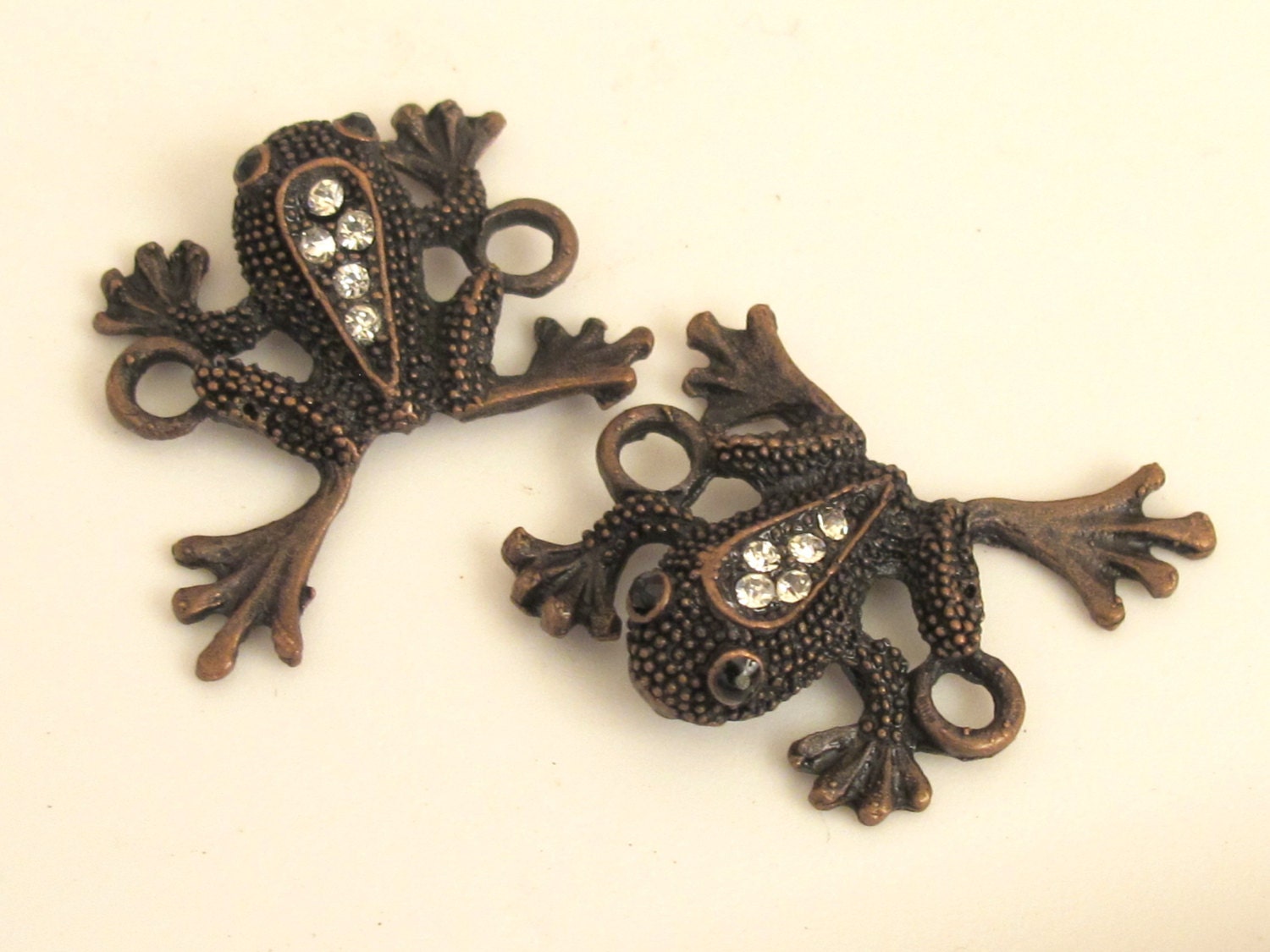 Double bail frog connector charm link - 1 piece - BD332