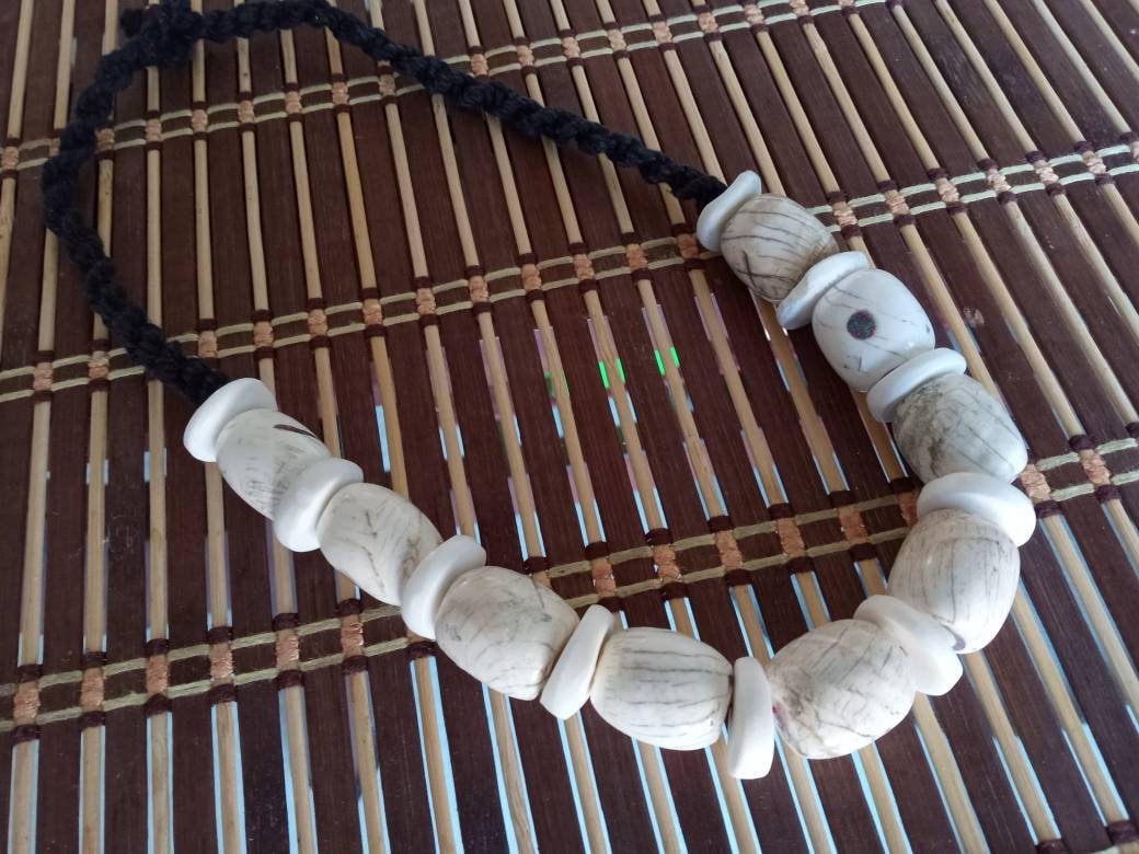 Nepal ethnic naga conch shell bead strand rustic beads barrel shape and disc shape nepalese tribal inlaid shell beads STR006K