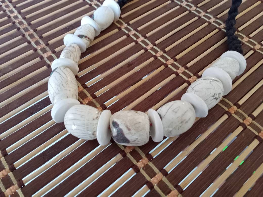Nepal ethnic naga conch shell bead strand rustic beads barrel shape and disc shape nepalese tribal inlaid shell beads STR006L