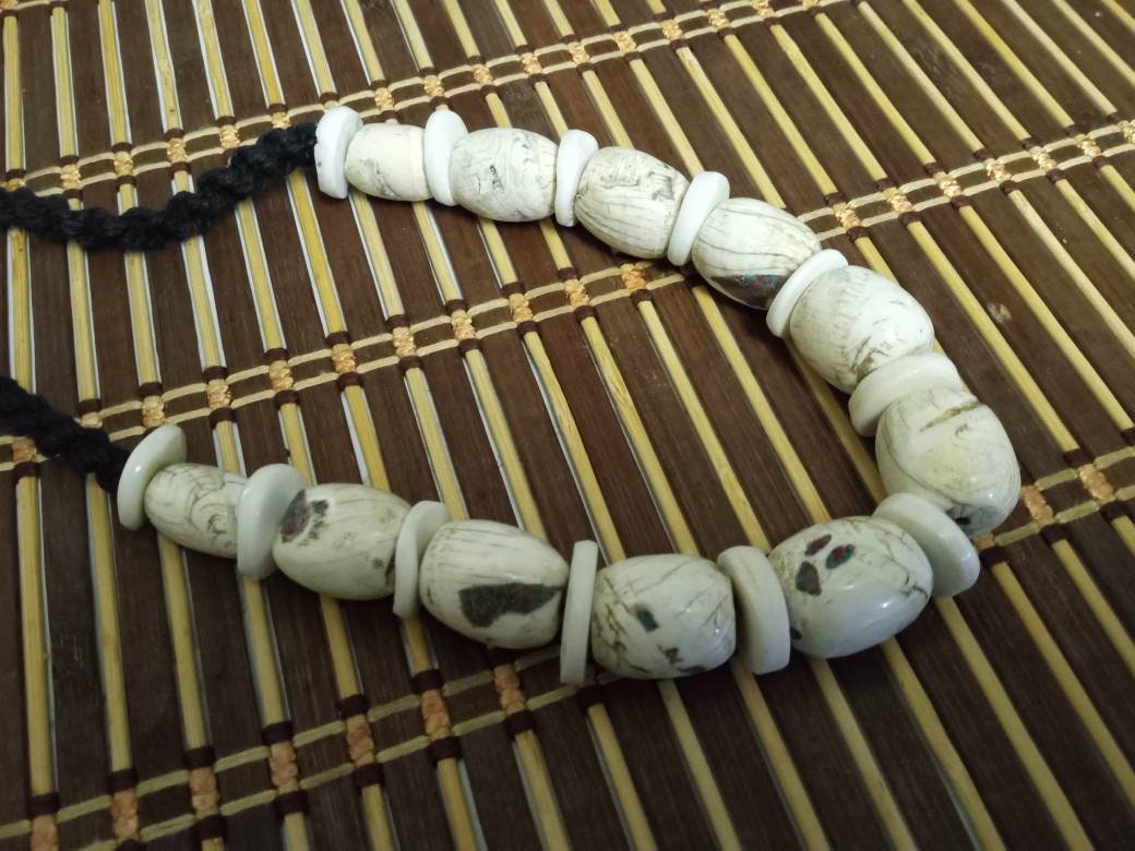 Nepal ethnic naga conch shell bead strand rustic beads barrel shape and disc shape nepalese tribal inlaid shell beads STR006O