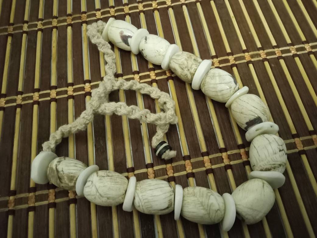 Nepal ethnic naga conch shell bead strand rustic beads barrel shape and disc shape nepalese tribal inlaid shell beads STR006P