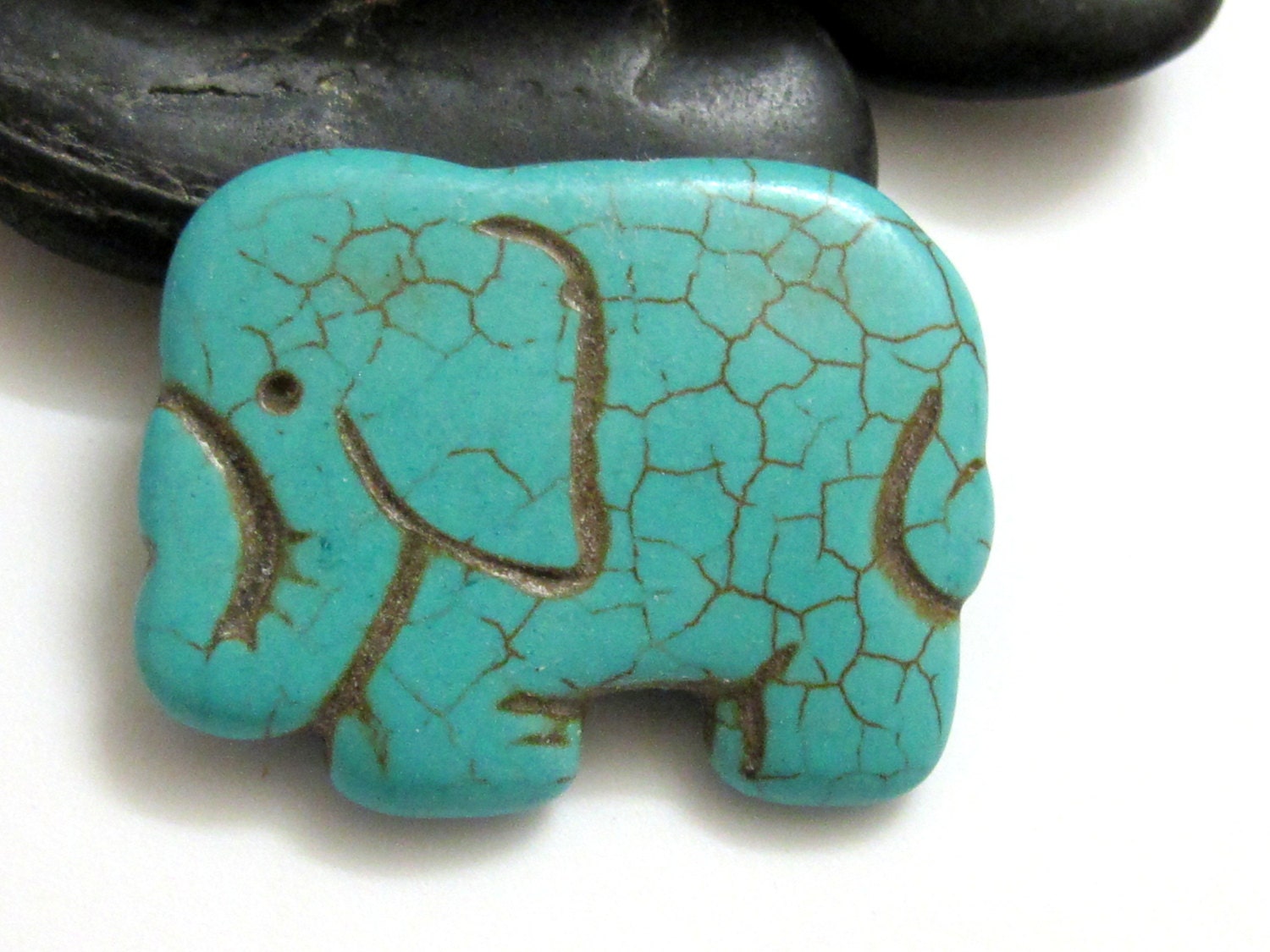 1 piece - Howlite Elephant Bead 42 mm x 32 mm – Perfect for making pendants, necklaces & Elephant Lovers jewelry or Decor- GM136