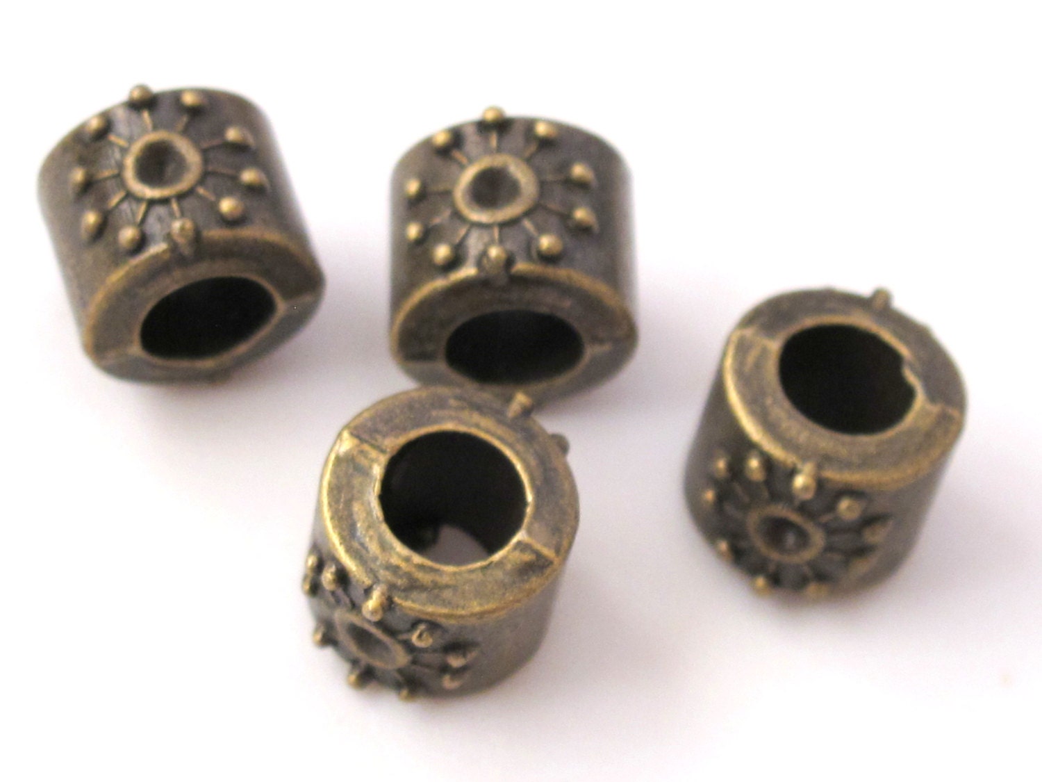 4 beads set - Brass color tubular metal sunrays design beads - BD354