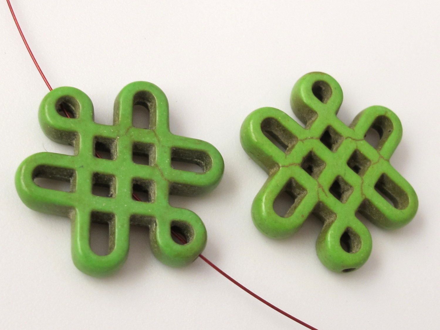 2 beads - Tibetan knot symbol magnesite beads - Green color - GM155