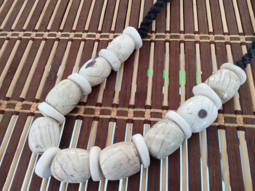 Nepal ethnic naga conch shell bead strand rustic beads barrel shape and disc shape nepalese tribal inlaid shell beads STR006M