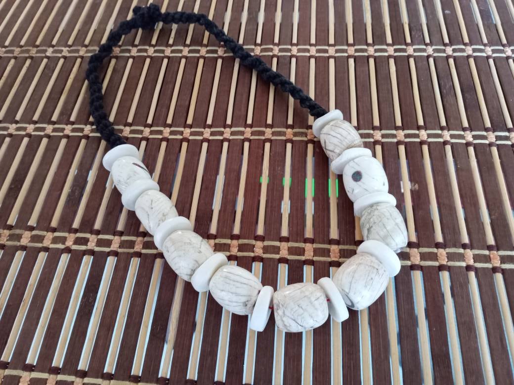 Nepal ethnic naga conch shell bead strand rustic beads barrel shape and disc shape nepalese tribal inlaid shell beads STR006K