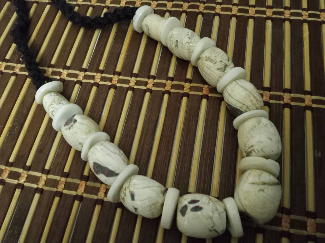 Nepal ethnic naga conch shell bead strand rustic beads barrel shape and disc shape nepalese tribal inlaid shell beads STR006O