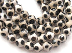 10 beads - Tibetan faceted black white agate dzi spotted design beads 8 mm - GM163